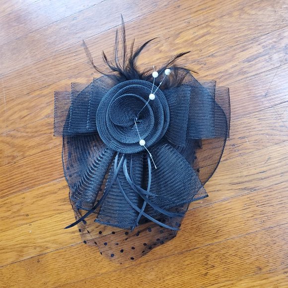 Feather Veil Mesh Hat - Picture 2 of 5